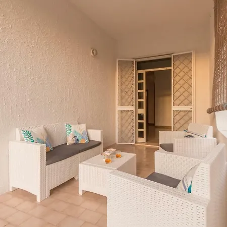 Villa Del Pero By Thepuglia *